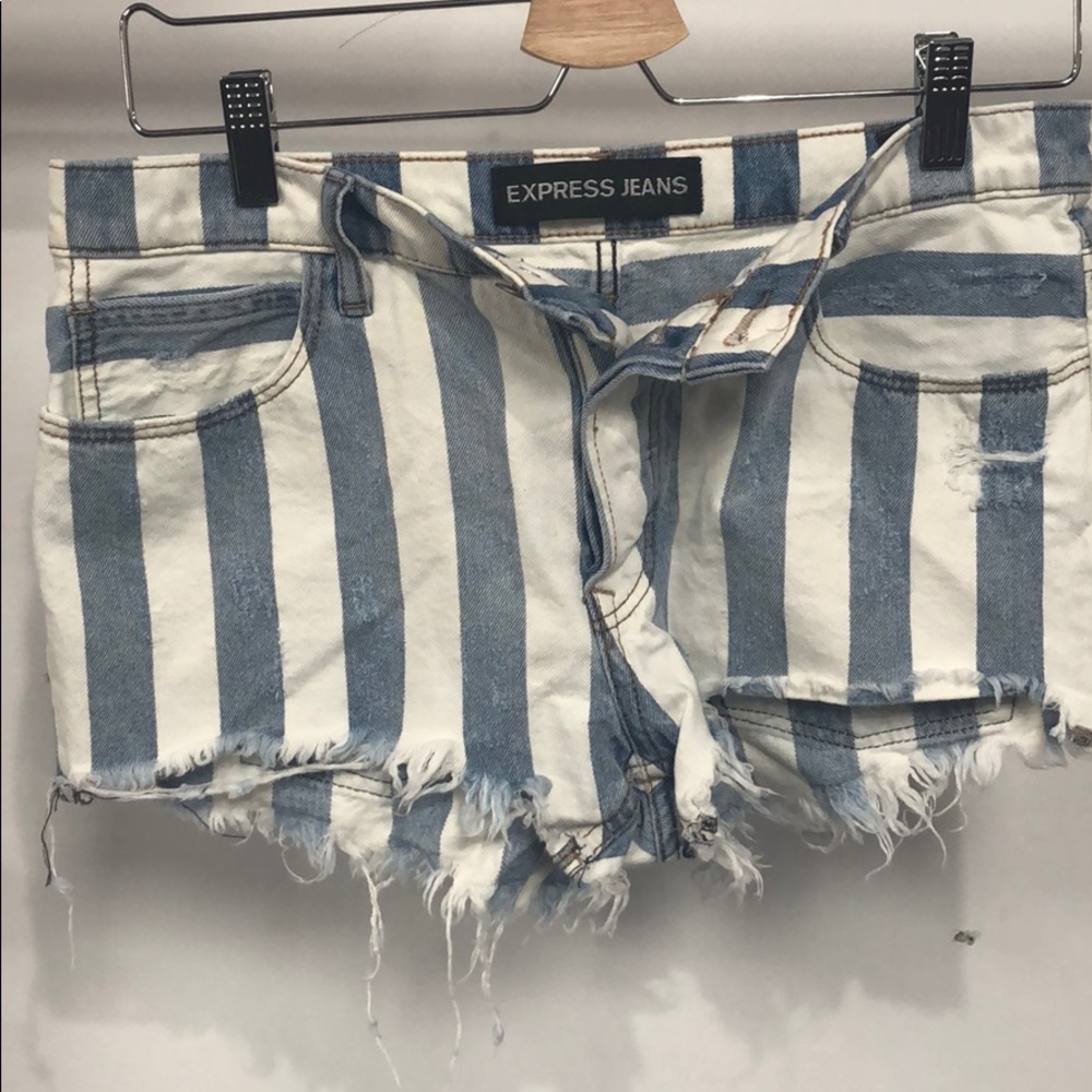 Express Shorts